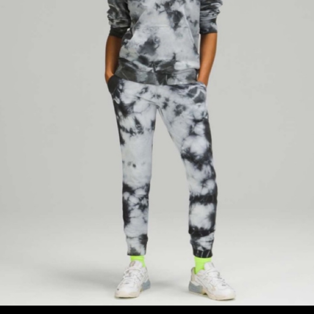 Lululemon joggers